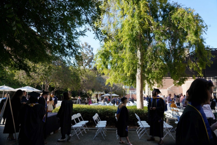 graduates registering for ceremony